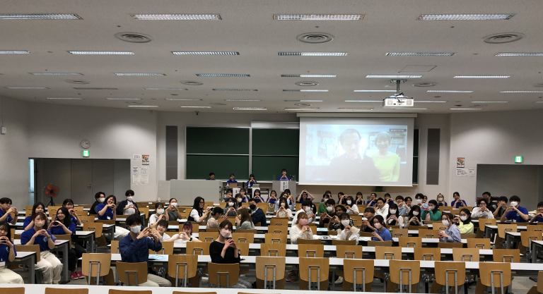 Session1 講演後の記念撮影の様子