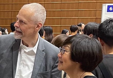 副代表ジーメルス氏とコー理事も各ブースを回られました